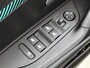 Peugeot e-2008 SUV EV Allure 50 kWh 136pk | Accu 93% | Navigatie | Climate Control | Cruise Control | Parkeersensoren | Keyless | Bluetooth | Apple CarPlay / Android Auto | DAB+ radio | Elektrisch inklapbare spiegels | Afneembare RMC trekhaak | Donker getint glas | 17" lichtmetalen velgen |