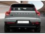 Volvo EX40 Extended Range Plus Black Edition | 20 inch LM | Harman/Kardon | PDC V+A en Camera | Elektrische stoelbediening met geheugen | Stoel + Stuur verwarming | Warmtepomp |