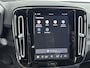 Volvo EX40 Extended Range Plus Black Edition | 20 inch LM | Harman/Kardon | PDC V+A en Camera | Elektrische stoelbediening met geheugen | Stoel + Stuur verwarming | Warmtepomp |