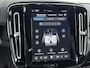 Volvo EX40 Extended Range Plus Black Edition | 20 inch LM | Harman/Kardon | PDC V+A en Camera | Elektrische stoelbediening met geheugen | Stoel + Stuur verwarming | Warmtepomp |