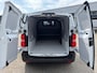 Opel Vivaro-e Electric L2 75 kWh 136pk | ACTIE | 8 jaar garantie | Houten afwerking laadruimte | Multimedia | Apple Carplay | Android Auto | Achteruitrijcamera | Parkeersensoren voor en achter | Dode hoek detectie | Digitale cockpit | Stuurwielbediening | Mistlampen | Licht- en regensensor | Automatic light | Tussenwand comfort met raam | Bestuurdersstoel comfort | Bank voorpassagiers | Reservewiel | van €47.420 voor €29.995 ex. BTW rijklaar