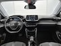 Peugeot e-208 EV Allure Pack 50 kWh 136pk | Accu 96% | Navigatie via Apple Carplay / Android Auto | Achteruitrijcamera | 3D Cockpit | Climate Control | Cruise Control | Parkeersensoren | Stof/kunstleder | Keyless start | DAB+ radio | Led koplampen | Donker getint glas | All seasonbanden | 16" lichtmetalen velgen |