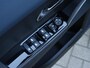 Lancia Ypsilon Edizione Limitata Blu 51 kWh | Navigatie | Elektrisch verstelbare stoel | Camera voor en achter | Apple Carplay/Android Auto | Verwarmde stoelen | Keyless entry