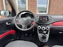 Hyundai i10 1.1 Dynamic XL / 5 deurs / airco / sportvelgen / nieuwe distributie / apple / android / NAP met 166159 km./APK 03/2027