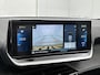 Peugeot e-208 EV Allure Pack 50 kWh 136pk | Accu 93% | Navigatie | Achteruitrijcamera | 3D Cockpit | Climate Control | Adaptieve Cruise Control | Parkeersensoren | Stoelverwarming | Stof/kunstleder | Keyless | Apple Carplay / Android Auto | DAB+ radio | Led koplampen | Donker getint glas | 16" lichtmetalen velgen |