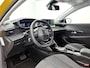 Peugeot e-208 EV Allure Pack 50 kWh 136pk | Accu 93% | Navigatie | Achteruitrijcamera | 3D Cockpit | Climate Control | Adaptieve Cruise Control | Parkeersensoren | Stoelverwarming | Stof/kunstleder | Keyless | Apple Carplay / Android Auto | DAB+ radio | Led koplampen | Donker getint glas | 16" lichtmetalen velgen |