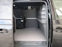Volkswagen ID. Buzz Cargo Bulli Limited Edition Elektromotor 286PK 79 kWh | 360 camera | Navi | Elek. bedien. Achterklep | Wegkl. Trekhaak | Comfort stoelen | Led Matrix |