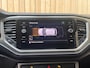 Volkswagen T-Roc 1.5 TSI Style Adaptieve cruise control | Climate control | Achteruitrijcamera | Apple CarPlay/Android Auto | Digitaal instrumentenpaneel | Navigatiesysteem | Parkeersensoren voor en achter