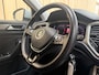 Volkswagen T-Roc 1.5 TSI Style Adaptieve cruise control | Climate control | Achteruitrijcamera | Apple CarPlay/Android Auto | Digitaal instrumentenpaneel | Navigatiesysteem | Parkeersensoren voor en achter