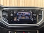 Volkswagen T-Roc 1.5 TSI Style Adaptieve cruise control | Climate control | Achteruitrijcamera | Apple CarPlay/Android Auto | Digitaal instrumentenpaneel | Navigatiesysteem | Parkeersensoren voor en achter