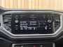 Volkswagen T-Roc 1.5 TSI Style Adaptieve cruise control | Climate control | Achteruitrijcamera | Apple CarPlay/Android Auto | Digitaal instrumentenpaneel | Navigatiesysteem | Parkeersensoren voor en achter