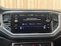 Volkswagen T-Roc 1.5 TSI Style Adaptieve cruise control | Climate control | Achteruitrijcamera | Apple CarPlay/Android Auto | Digitaal instrumentenpaneel | Navigatiesysteem | Parkeersensoren voor en achter