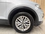 Volkswagen T-Roc 1.5 TSI Style Adaptieve cruise control | Climate control | Achteruitrijcamera | Apple CarPlay/Android Auto | Digitaal instrumentenpaneel | Navigatiesysteem | Parkeersensoren voor en achter