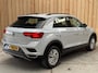 Volkswagen T-Roc 1.5 TSI Style Adaptieve cruise control | Climate control | Achteruitrijcamera | Apple CarPlay/Android Auto | Digitaal instrumentenpaneel | Navigatiesysteem | Parkeersensoren voor en achter