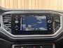 Volkswagen T-Roc 1.5 TSI Style Adaptieve cruise control | Climate control | Achteruitrijcamera | Apple CarPlay/Android Auto | Digitaal instrumentenpaneel | Navigatiesysteem | Parkeersensoren voor en achter
