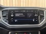 Volkswagen T-Roc 1.5 TSI Style Adaptieve cruise control | Climate control | Achteruitrijcamera | Apple CarPlay/Android Auto | Digitaal instrumentenpaneel | Navigatiesysteem | Parkeersensoren voor en achter