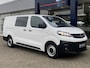 Opel Vivaro 1.5 CDTI L3H1 DC Selection / 6-Persoons / Cruise-Control / Trekhaak / Zijschuifdeur-Rechts / Houten-Vloer / Zijwandbekleding / Apple-Carplay & Android-Auto / Navi / Radio-Bluetooth / Airco / 16'' All-Seasons / ENZ.