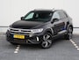 Volkswagen T-Roc 1.5 TSI R-Line Business 150pk DSG | Afneembare Trekhaak | Elektrische Achterklep | Camera | Navi via App-connect | LED | Side Assist | Stoelverwarming |