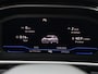 Volkswagen T-Roc 1.5 TSI R-Line Business 150pk DSG | Afneembare Trekhaak | Elektrische Achterklep | Camera | Navi via App-connect | LED | Side Assist | Stoelverwarming |