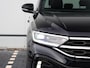 Volkswagen T-Roc 1.5 TSI R-Line Business 150pk DSG | Afneembare Trekhaak | Elektrische Achterklep | Camera | Navi via App-connect | LED | Side Assist | Stoelverwarming |