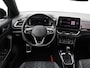Volkswagen T-Roc 1.5 TSI R-Line Business 150pk DSG | Afneembare Trekhaak | Elektrische Achterklep | Camera | Navi via App-connect | LED | Side Assist | Stoelverwarming |