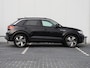 Volkswagen T-Roc 1.5 TSI R-Line Business 150pk DSG | Afneembare Trekhaak | Elektrische Achterklep | Camera | Navi via App-connect | LED | Side Assist | Stoelverwarming |