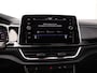 Volkswagen T-Roc 1.5 TSI R-Line Business 150pk DSG | Afneembare Trekhaak | Elektrische Achterklep | Camera | Navi via App-connect | LED | Side Assist | Stoelverwarming |