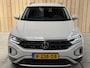 Volkswagen T-Roc 1.0 TSI Life 75 Edition Apple CarPlay/Android Auto | Airconditioning | Cruise control adaptief | LED koplampen | Lichtmetalen velgen | Rijstrooksensor | Getint glas | Achteruitrijcamera