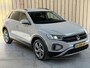 Volkswagen T-Roc 1.0 TSI Life 75 Edition Apple CarPlay/Android Auto | Airconditioning | Cruise control adaptief | LED koplampen | Lichtmetalen velgen | Rijstrooksensor | Getint glas | Achteruitrijcamera