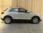 Volkswagen T-Roc 1.0 TSI Life 75 Edition Apple CarPlay/Android Auto | Airconditioning | Cruise control adaptief | LED koplampen | Lichtmetalen velgen | Rijstrooksensor | Getint glas | Achteruitrijcamera