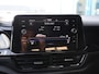 Volkswagen T-Roc 1.5 TSI R-Line Business 150pk DSG | Black Style | Panoramadak | Top-Sportstoelen | Trekhaak | Side Assist | LED Matrix | Adaptieve Cruise Control | Navigatie | Keyless