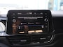 Volkswagen T-Roc 1.5 TSI R-Line Business 150pk DSG | Black Style | Panoramadak | Top-Sportstoelen | Trekhaak | Side Assist | LED Matrix | Adaptieve Cruise Control | Navigatie | Keyless