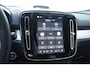 Volvo XC40 B3 177PK Automaat Plus Black Edition / Adaptive Cruise control / 360 Camera / Extra getint glas / 20'' velgen / Harman Kardon / Elektrisch verstelbare stoelen met geheugen / Stoel- en stuurverwarming