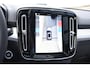 Volvo XC40 B3 177PK Automaat Plus Black Edition / Adaptive Cruise control / 360 Camera / Extra getint glas / 20'' velgen / Harman Kardon / Elektrisch verstelbare stoelen met geheugen / Stoel- en stuurverwarming