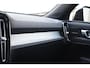 Volvo XC40 B3 177PK Automaat Plus Black Edition / Adaptive Cruise control / 360 Camera / Extra getint glas / 20'' velgen / Harman Kardon / Elektrisch verstelbare stoelen met geheugen / Stoel- en stuurverwarming