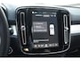 Volvo XC40 B3 177PK Automaat Plus Black Edition / Adaptive Cruise control / 360 Camera / Extra getint glas / 20'' velgen / Harman Kardon / Elektrisch verstelbare stoelen met geheugen / Stoel- en stuurverwarming