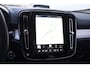 Volvo XC40 B3 177PK Automaat Plus Black Edition / Adaptive Cruise control / 360 Camera / Extra getint glas / 20'' velgen / Harman Kardon / Elektrisch verstelbare stoelen met geheugen / Stoel- en stuurverwarming