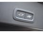 Volvo XC40 B3 177PK Automaat Plus Black Edition / Adaptive Cruise control / 360 Camera / Extra getint glas / 20'' velgen / Harman Kardon / Elektrisch verstelbare stoelen met geheugen / Stoel- en stuurverwarming