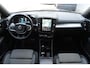 Volvo XC40 B3 177PK Automaat Plus Black Edition / Adaptive Cruise control / 360 Camera / Extra getint glas / 20'' velgen / Harman Kardon / Elektrisch verstelbare stoelen met geheugen / Stoel- en stuurverwarming
