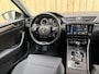 Skoda Superb Combi 1.4 TSI iV Business Edition Plus Trekhaak uitklapbaar | Achteruitrijcamera | Apple CarPlay/Android Auto | Canton HiFi | Climate & cruise control | LED koplampen | Navigatiesysteem | Parkeersensoren voor en achter