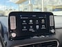 Hyundai Kona Electric EV Premium 64 kWh / NL-Auto / 204 PK / Warmtepomp / Apple-Carplay & Android-Auto / Stoelverwarming en -Verkoeling / Stuurverwarming / Adaptieve Cruise-Control / Elektr. Verstelbare-Stoelen / DAB Radio-Bluetooth / Navi / Dodehoek-Detectie / Climate-Control / PDC Camera-Achter / Keyless / 17'' LMV / ENZ.