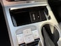 Hyundai Kona Electric EV Premium 64 kWh / NL-Auto / 204 PK / Warmtepomp / Apple-Carplay & Android-Auto / Stoelverwarming en -Verkoeling / Stuurverwarming / Adaptieve Cruise-Control / Elektr. Verstelbare-Stoelen / DAB Radio-Bluetooth / Navi / Dodehoek-Detectie / Climate-Control / PDC Camera-Achter / Keyless / 17'' LMV / ENZ.