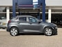 Hyundai Kona Electric EV Premium 64 kWh / NL-Auto / 204 PK / Warmtepomp / Apple-Carplay & Android-Auto / Stoelverwarming en -Verkoeling / Stuurverwarming / Adaptieve Cruise-Control / Elektr. Verstelbare-Stoelen / DAB Radio-Bluetooth / Navi / Dodehoek-Detectie / Climate-Control / PDC Camera-Achter / Keyless / 17'' LMV / ENZ.