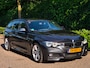 BMW 3-Serie Touring M Sport Edition Apple CarPlay Trekhaak 18inch breedset 6WB Virtual dash NAP RIJKLAAR