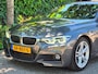 BMW 3-Serie Touring M Sport Edition Apple CarPlay Trekhaak 18inch breedset 6WB Virtual dash NAP RIJKLAAR