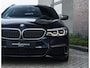 BMW 5-Serie Touring M550d xDrive | Pano - Trekhaak - HUD