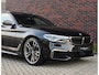 BMW 5-Serie Touring M550d xDrive | Pano - Trekhaak - HUD