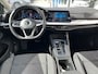 Volkswagen Golf Variant 1.0 eTSI Life / AUTOMAAT/ PARK.SENSOREN V+A/ CAMERA/ STUUR+STOELVERWARM./ APP-CONNECT/ ACC/ DIGITAL DASH/ KEYLESS/ DAB/ CLIMA