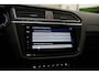 Volkswagen Tiguan 2.0 TSI 4Motion 3x R-Line * Pano - Trekhaak - Virtual - 360° Cam - Keyless - Head Up - ACC - Blind Spot *