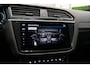 Volkswagen Tiguan 2.0 TSI 4Motion 3x R-Line * Pano - Trekhaak - Virtual - 360° Cam - Keyless - Head Up - ACC - Blind Spot *